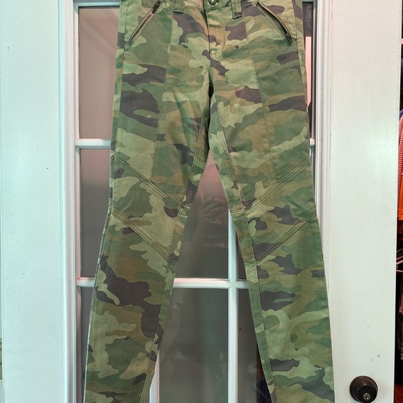 J. CREW camo slim fit pants. - Picture 2 of 3